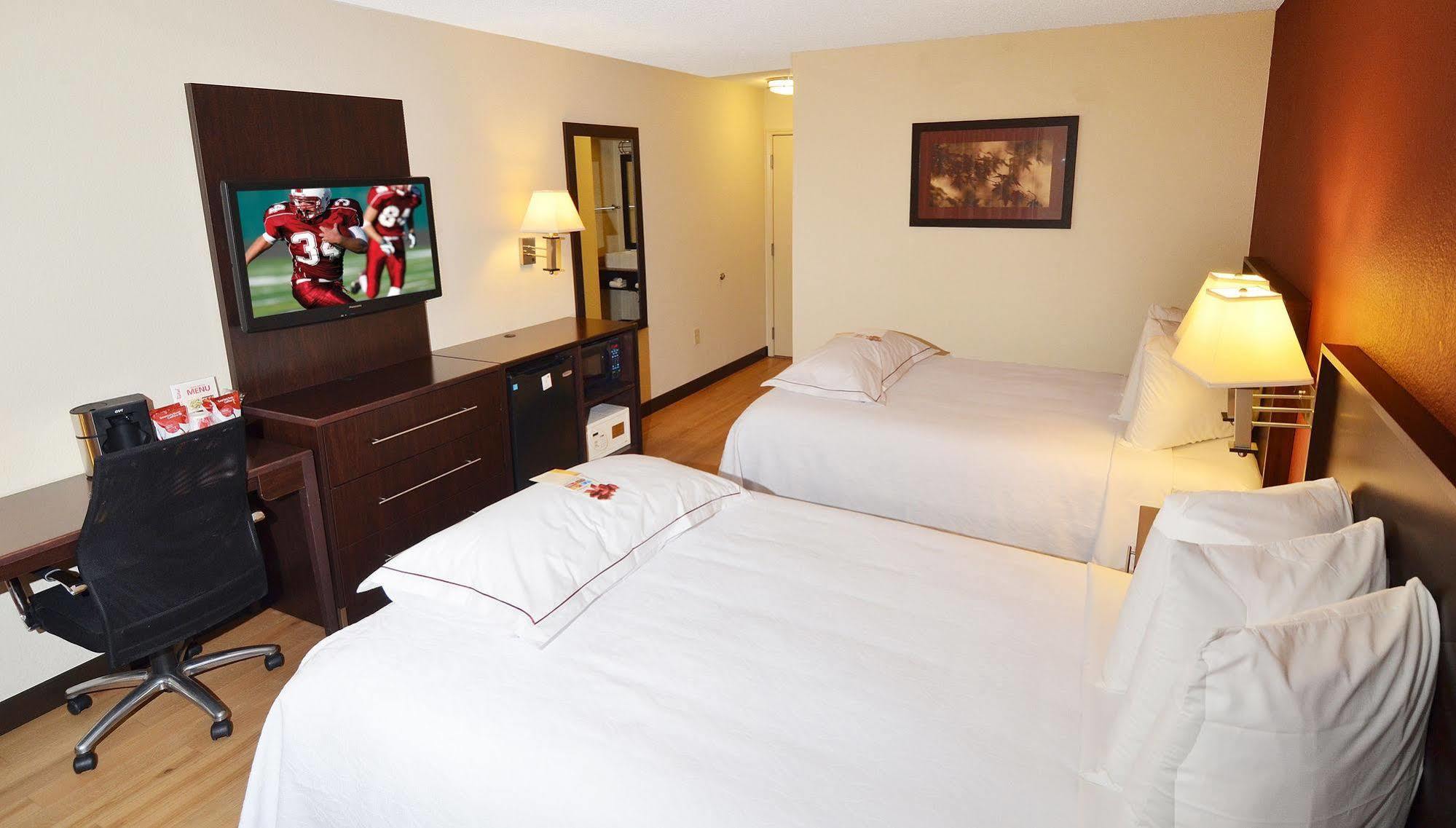 เรด รูฟ พลัส+ รอลีจ์ เอ็นซีเอสยู - คอนเวนชั่น เซ็นเตอร์ Hotel ราลลี ภายนอก รูปภาพ