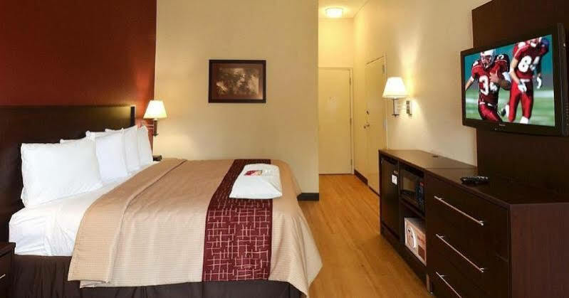 เรด รูฟ พลัส+ รอลีจ์ เอ็นซีเอสยู - คอนเวนชั่น เซ็นเตอร์ Hotel ราลลี ภายนอก รูปภาพ